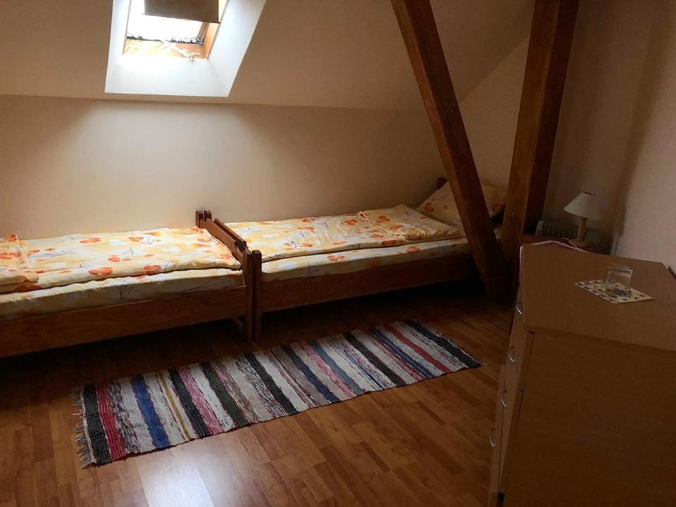 Balazs Vendeghaz Aparthotel Lupeni  Εξωτερικό φωτογραφία