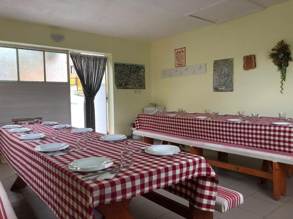 Balazs Vendeghaz Aparthotel Lupeni  Εξωτερικό φωτογραφία