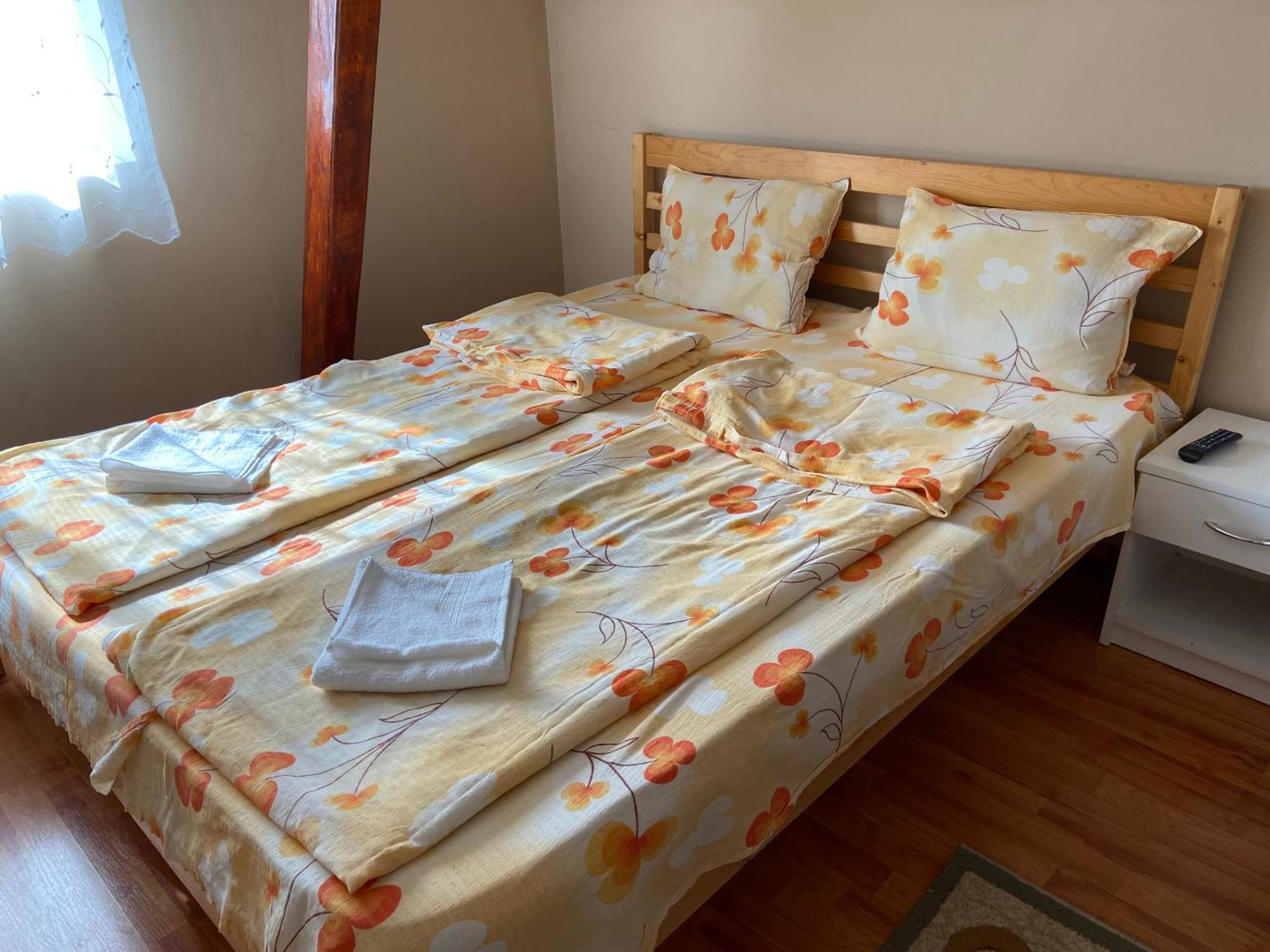 Balazs Vendeghaz Aparthotel Lupeni  Εξωτερικό φωτογραφία